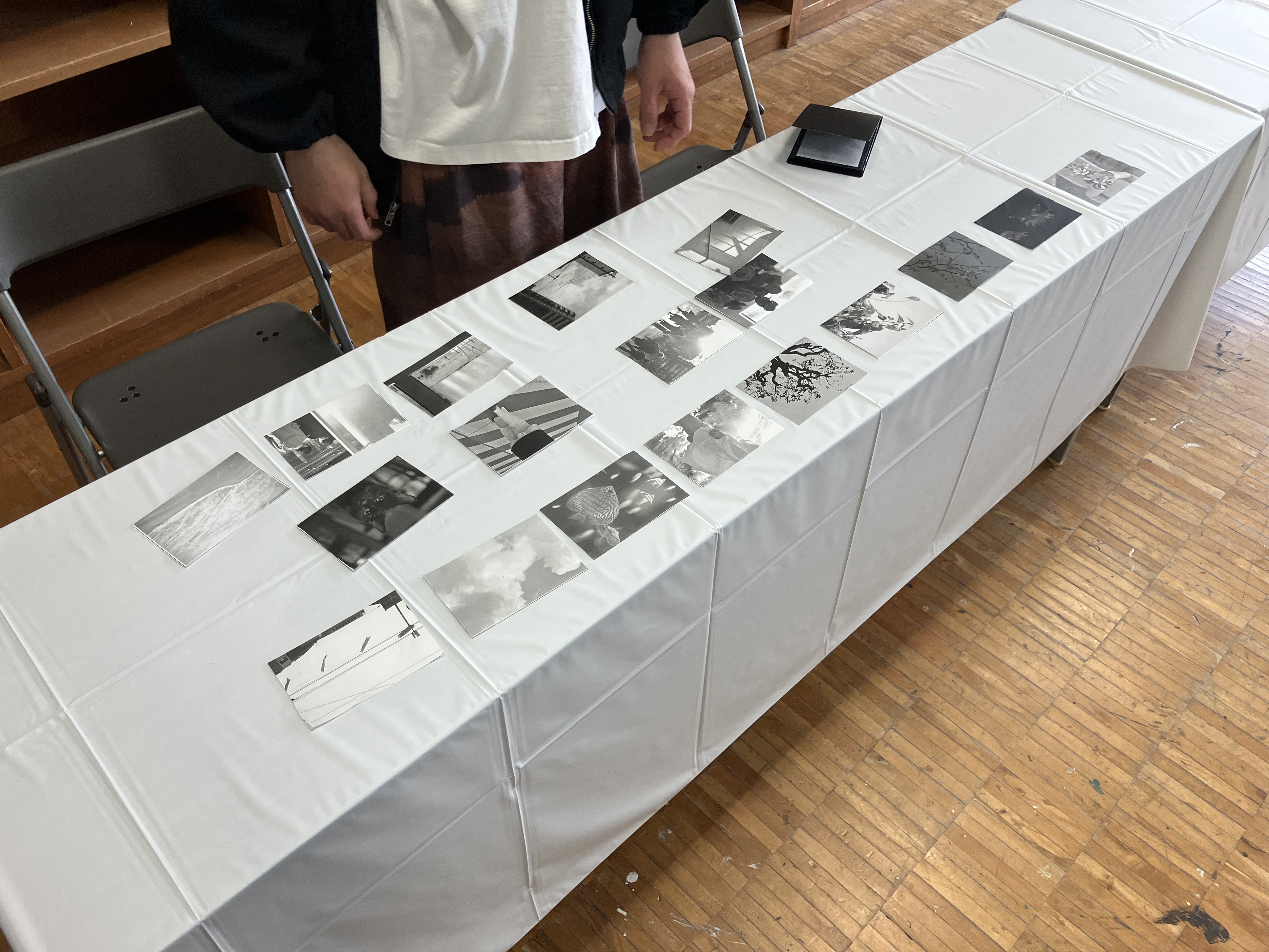 ほうちょうを食べる様子